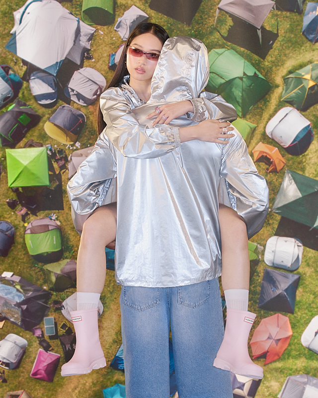 090426_HUNTER_FESTIVAL_SEASON_ML_SHOT_3_157_HIGH_RES.png