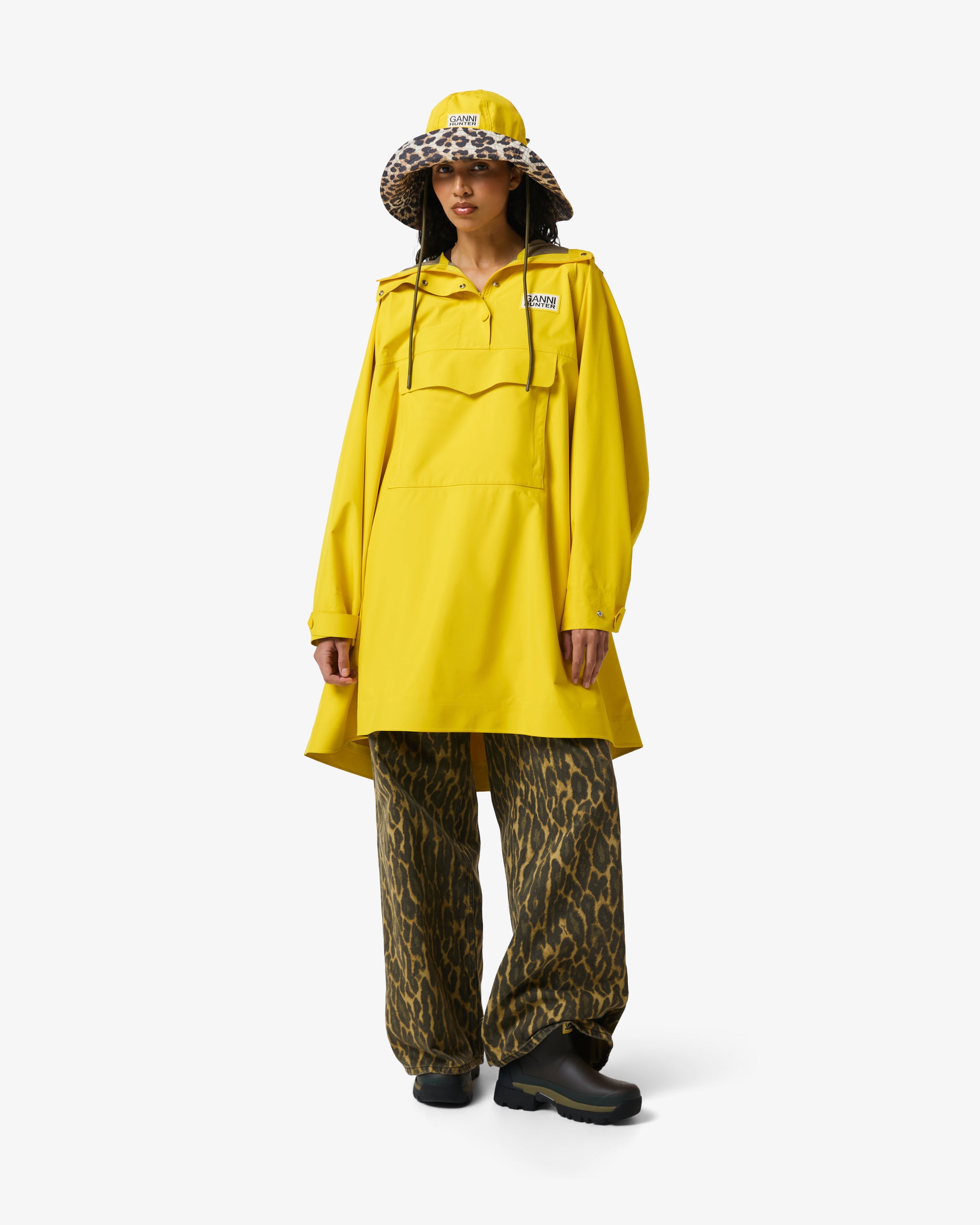GANNIXHUNTERWATERPROOFPONCHO-HARU0010262-MV-1.jpg