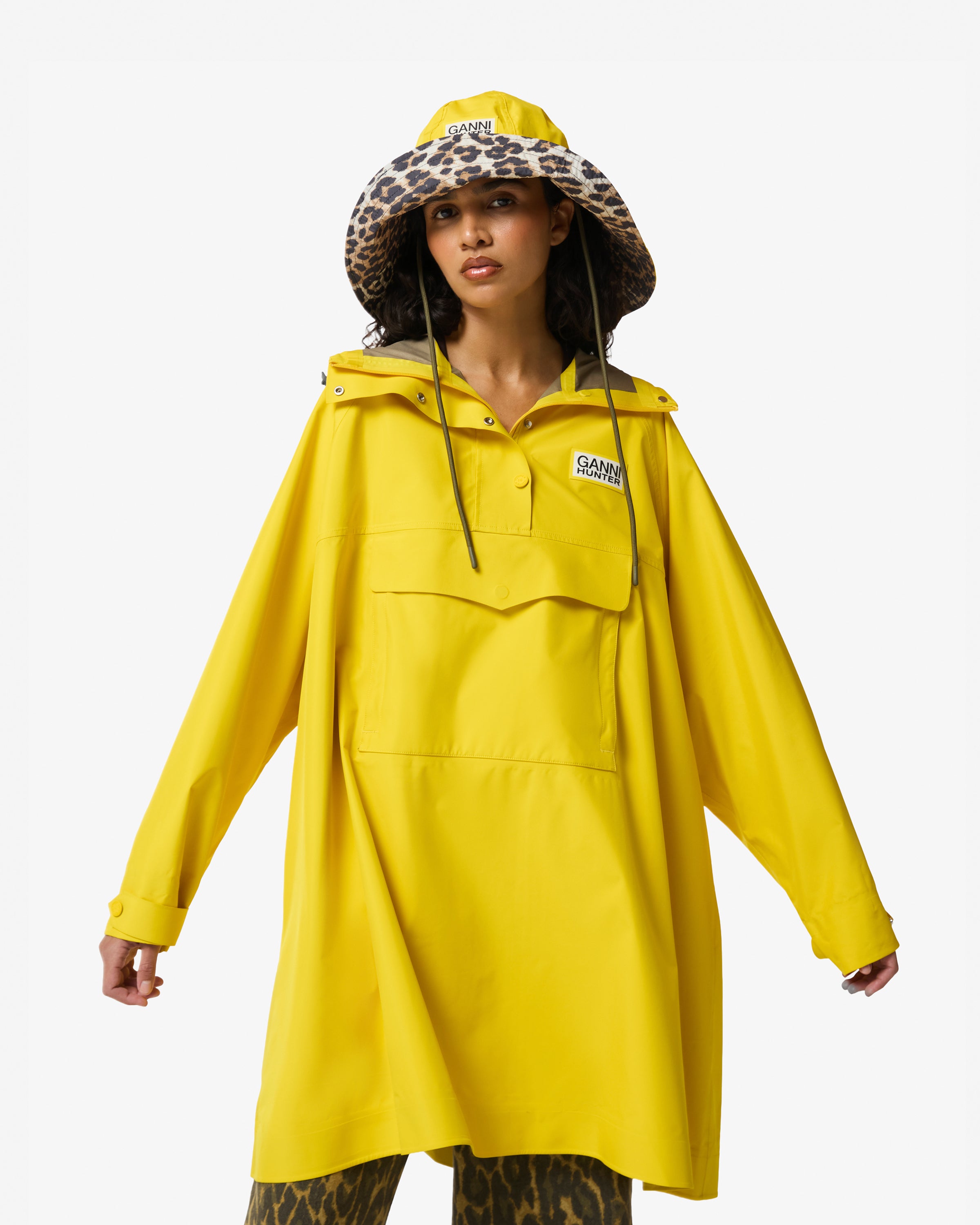 GANNIXHUNTERWATERPROOFPONCHO-HARU0010262-MV-3.jpg