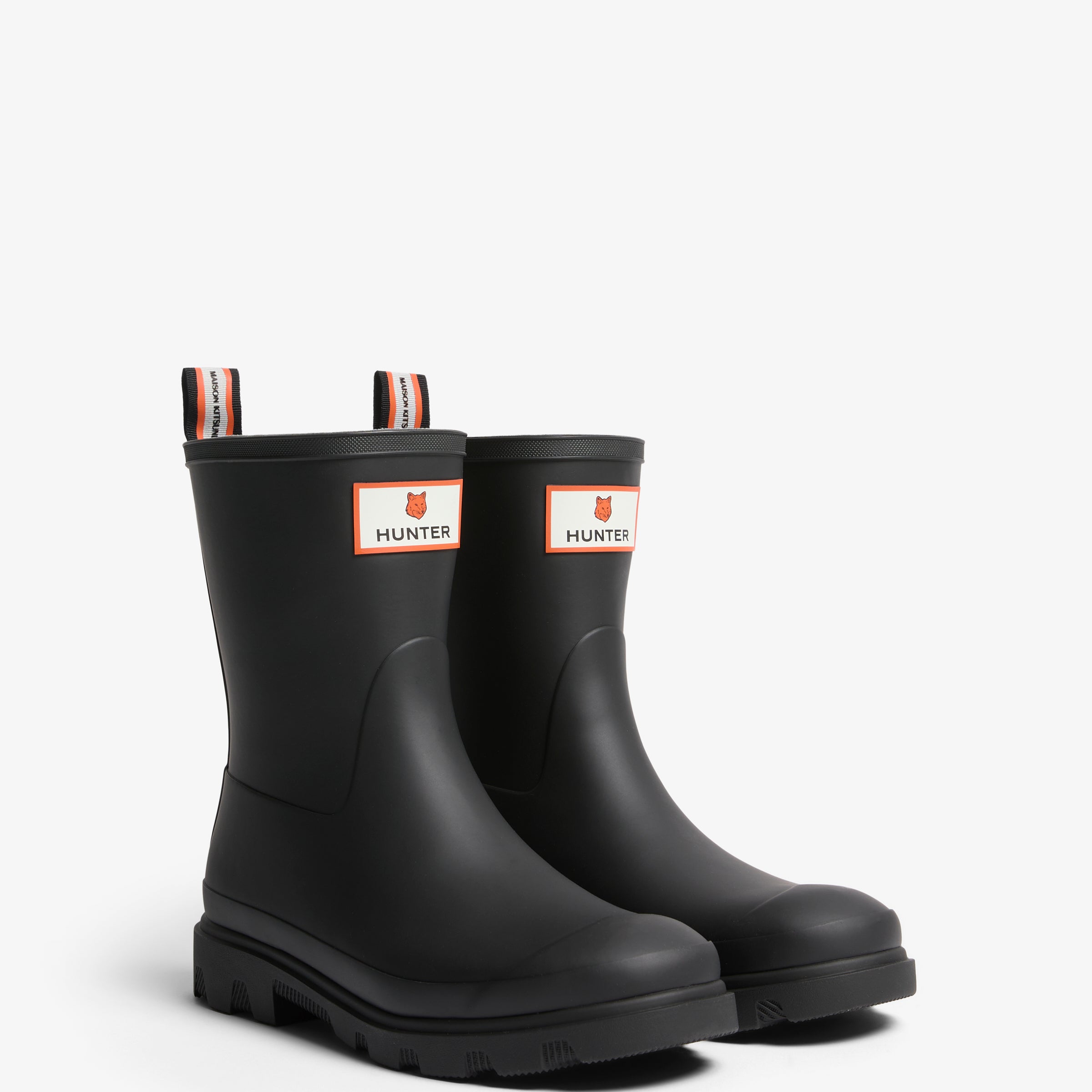 HFRU0031252-BLK-HUNTERXMAISONKITSUNEUNISEXDOWNPOURSHORTBOOT-2.jpg