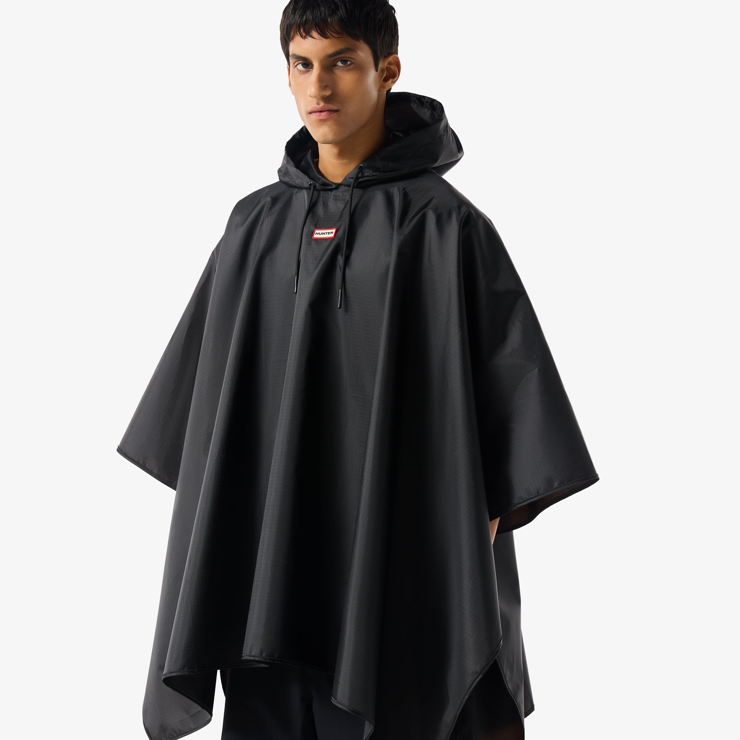 HUNTERPACKABLEPONCHO-HARU0007261-HB_4_a057af51-eb1c-47f7-8cde-3bf26651ae85.jpg